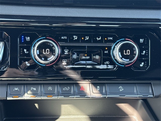 GMC Sierra 1500 Vehicle Full-screen Gallery Image 19