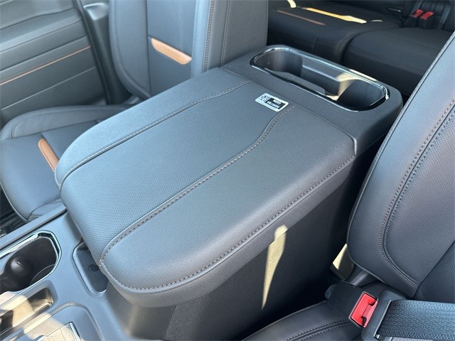 GMC Sierra 1500 Vehicle Full-screen Gallery Image 21