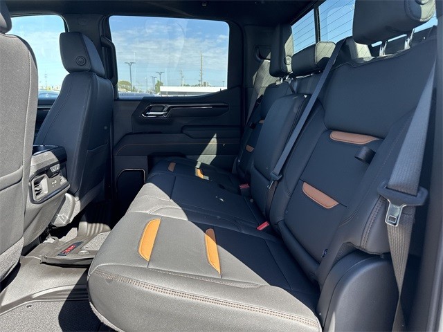 GMC Sierra 1500 Vehicle Full-screen Gallery Image 23