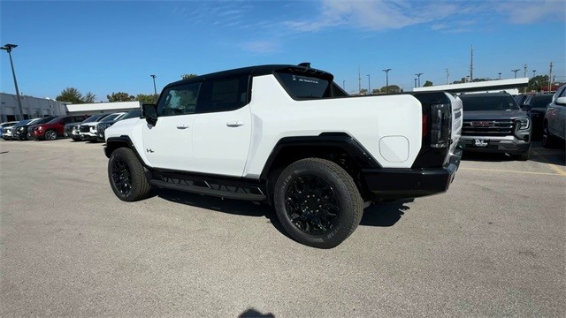 GMC HUMMER EV Pickup Vehicle Full-screen Gallery Image 06