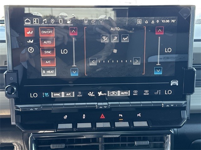 GMC HUMMER EV Pickup Vehicle Full-screen Gallery Image 19