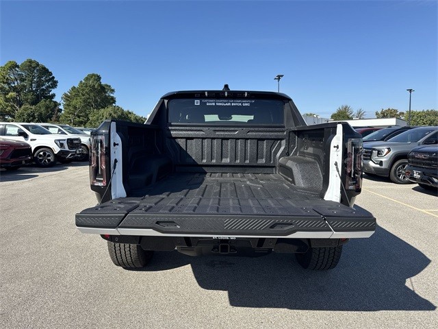 GMC HUMMER EV Pickup Vehicle Full-screen Gallery Image 23