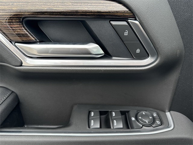 GMC Sierra 1500 Vehicle Full-screen Gallery Image 13