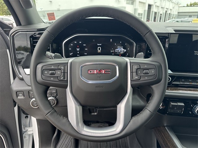 GMC Sierra 1500 Vehicle Full-screen Gallery Image 14