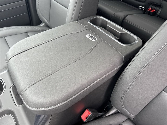 GMC Sierra 1500 Vehicle Full-screen Gallery Image 21