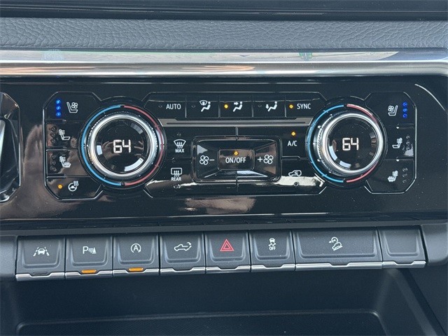 GMC Sierra 1500 Vehicle Full-screen Gallery Image 19