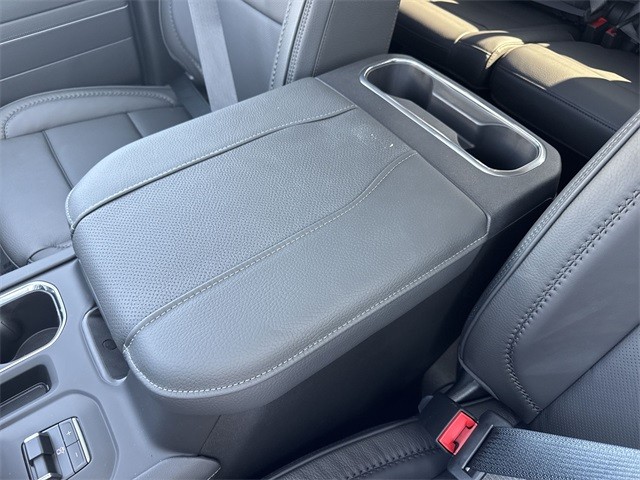 GMC Sierra 1500 Vehicle Full-screen Gallery Image 21