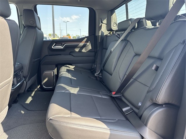 GMC Sierra 1500 Vehicle Full-screen Gallery Image 23