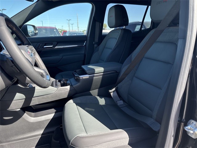 GMC Terrain Vehicle Full-screen Gallery Image 11