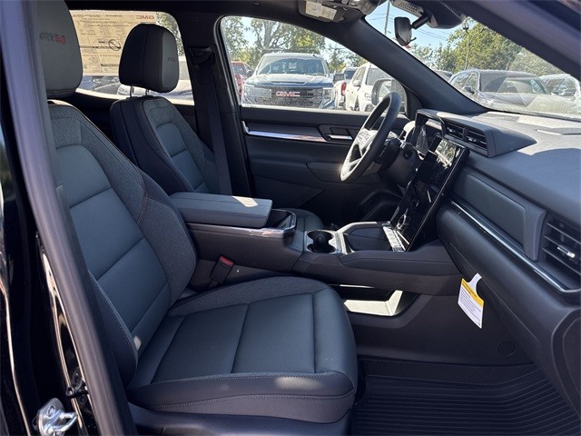 GMC Terrain Vehicle Full-screen Gallery Image 25