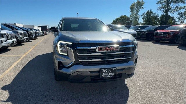 GMC Terrain Vehicle Full-screen Gallery Image 03