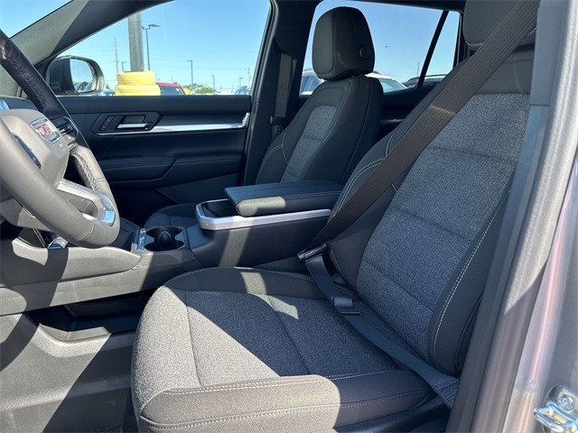 GMC Terrain Vehicle Full-screen Gallery Image 11