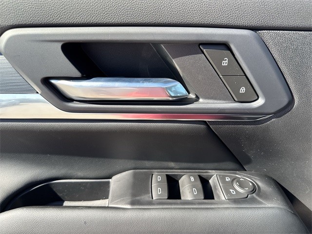 GMC Terrain Vehicle Full-screen Gallery Image 13