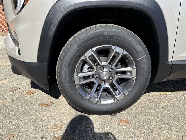 GMC Terrain Vehicle Full-screen Gallery Image 10