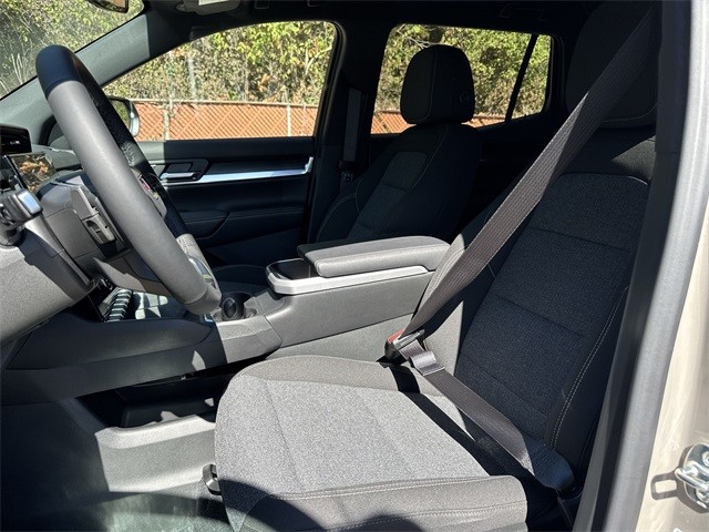 GMC Terrain Vehicle Full-screen Gallery Image 11