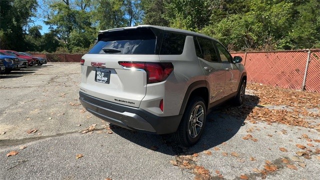 GMC Terrain Vehicle Full-screen Gallery Image 08