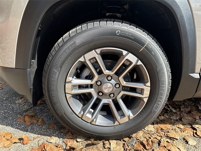 GMC Terrain Vehicle Full-screen Gallery Image 10