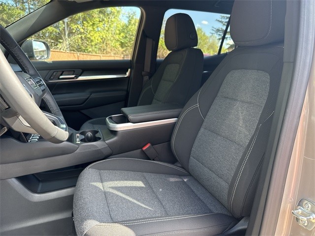 GMC Terrain Vehicle Full-screen Gallery Image 11