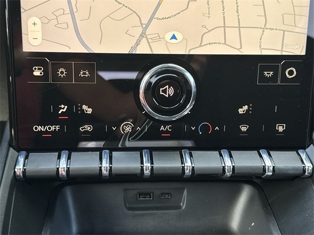 GMC Terrain Vehicle Full-screen Gallery Image 19