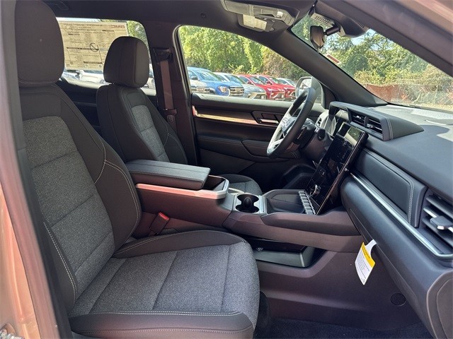 GMC Terrain Vehicle Full-screen Gallery Image 24