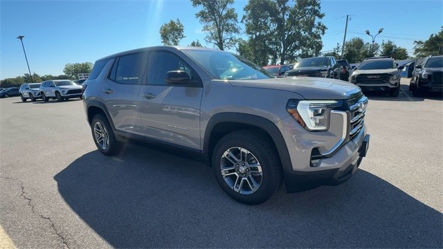 GMC Terrain Vehicle Full-screen Gallery Image 02