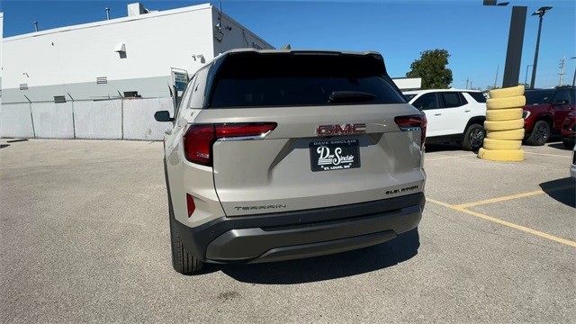 GMC Terrain Vehicle Full-screen Gallery Image 07