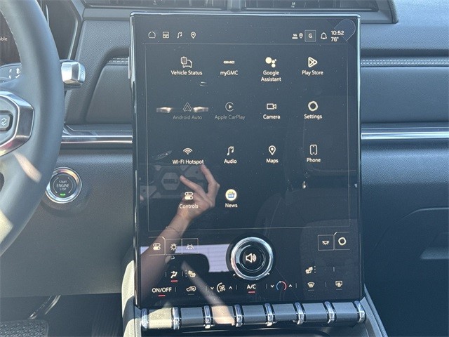 GMC Terrain Vehicle Full-screen Gallery Image 16