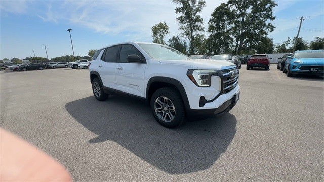 GMC Terrain Vehicle Full-screen Gallery Image 02