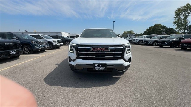 GMC Terrain Vehicle Full-screen Gallery Image 03