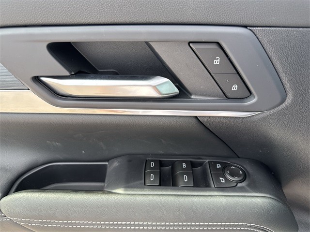 GMC Terrain Vehicle Full-screen Gallery Image 13