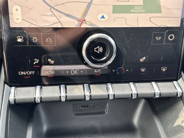 GMC Terrain Vehicle Full-screen Gallery Image 19