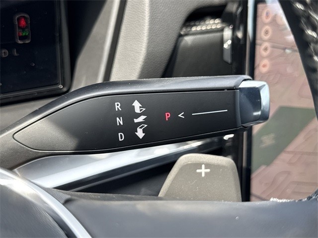 GMC Terrain Vehicle Full-screen Gallery Image 20