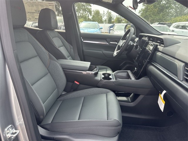 GMC Terrain Vehicle Full-screen Gallery Image 24