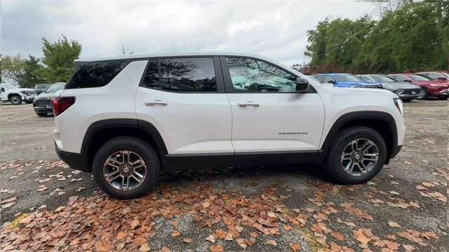 GMC Terrain Vehicle Full-screen Gallery Image 09