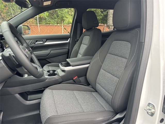 GMC Terrain Vehicle Full-screen Gallery Image 11