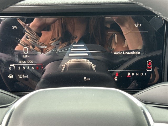 GMC Terrain Vehicle Full-screen Gallery Image 15