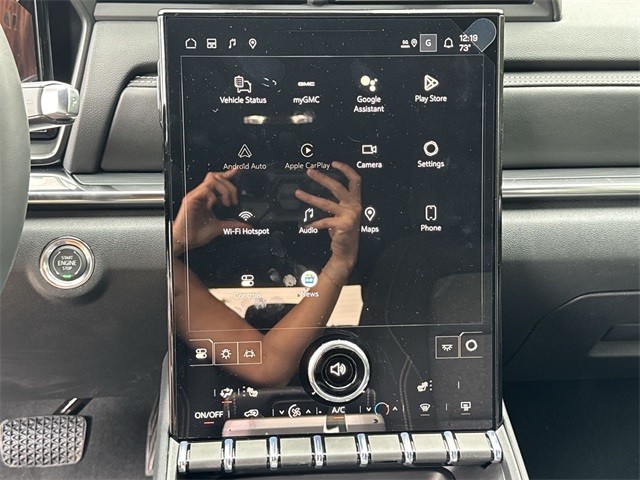 GMC Terrain Vehicle Full-screen Gallery Image 16