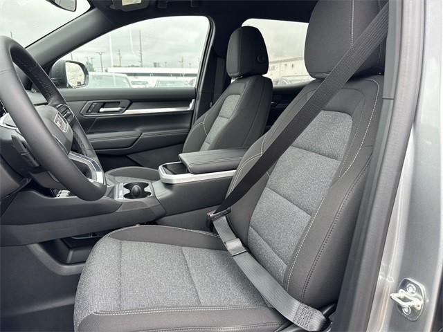 GMC Terrain Vehicle Full-screen Gallery Image 11