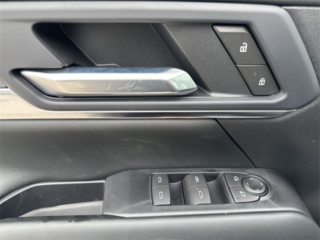 GMC Terrain Vehicle Full-screen Gallery Image 13