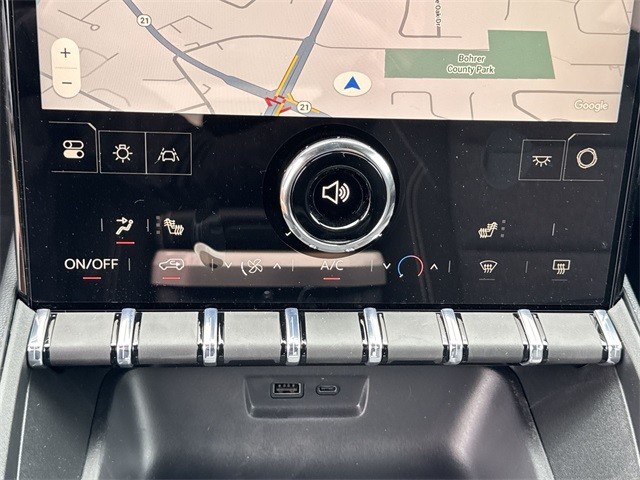 GMC Terrain Vehicle Full-screen Gallery Image 19