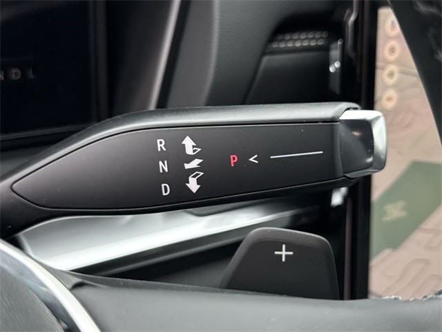 GMC Terrain Vehicle Full-screen Gallery Image 20