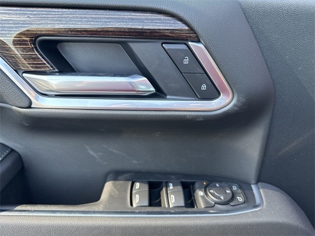 GMC Sierra 1500 Vehicle Full-screen Gallery Image 13