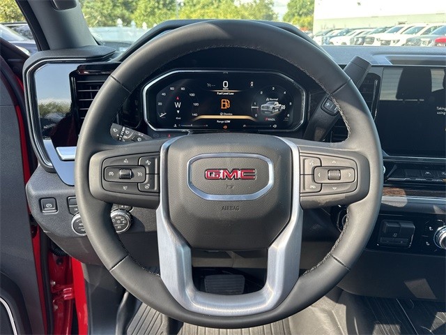 GMC Sierra 1500 Vehicle Full-screen Gallery Image 14