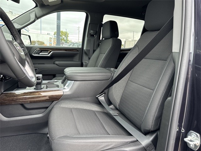 GMC Sierra 1500 Vehicle Full-screen Gallery Image 11