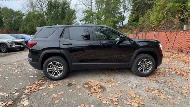 GMC Terrain Vehicle Full-screen Gallery Image 09