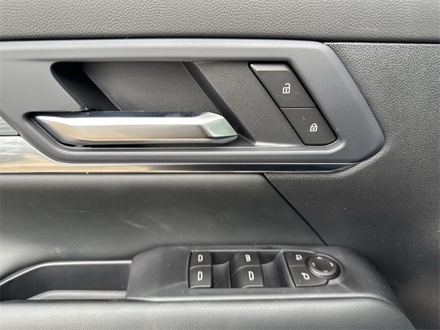 GMC Terrain Vehicle Full-screen Gallery Image 13