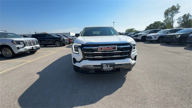 GMC Terrain Vehicle Full-screen Gallery Image 03