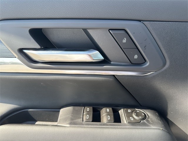 GMC Terrain Vehicle Full-screen Gallery Image 13