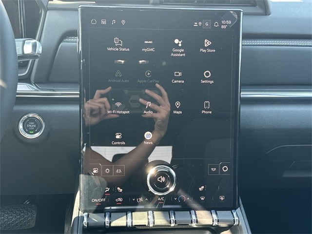 GMC Terrain Vehicle Full-screen Gallery Image 16