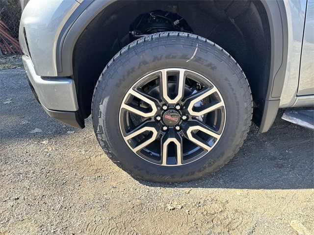 GMC Sierra 1500 Vehicle Full-screen Gallery Image 10